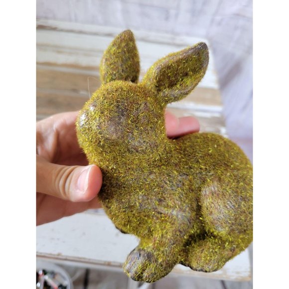 Green Bunny Easter rabbit - Picture 5 of 6